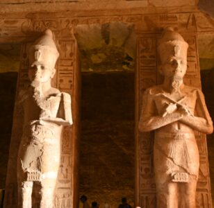 Osirissäulen von Ramsses dem zeweiten in seinem Tempel in Abu Simbel